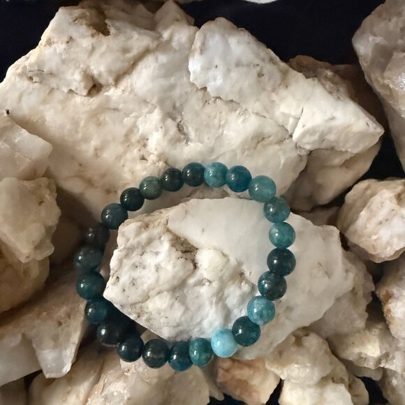 Natural blue Apatite stone beaded bracelet/ POSITIVELY CHARGED - Picture 3 of 5